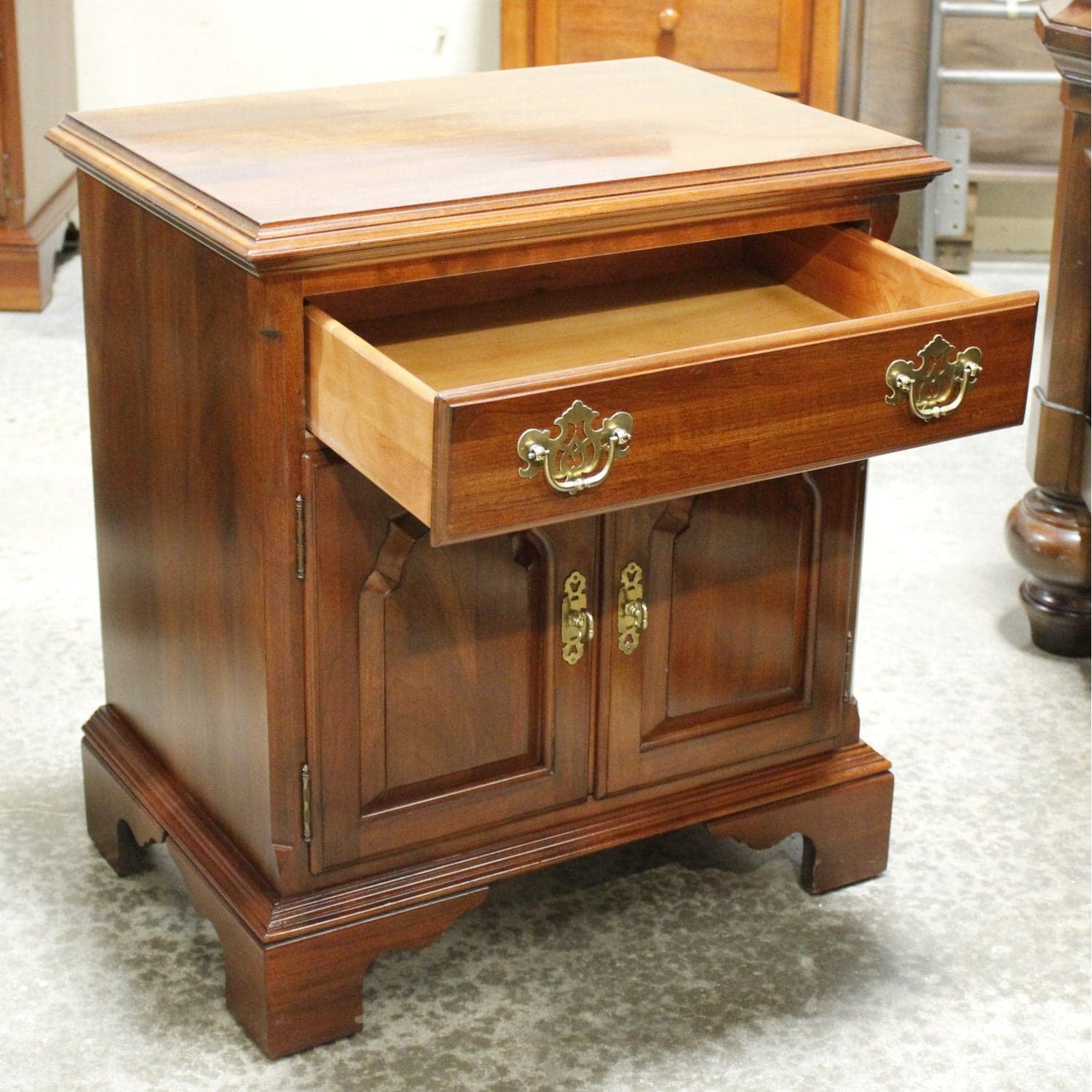 Knob Creek Cabinet Nightstand - Cherry - Thumbnail 2
