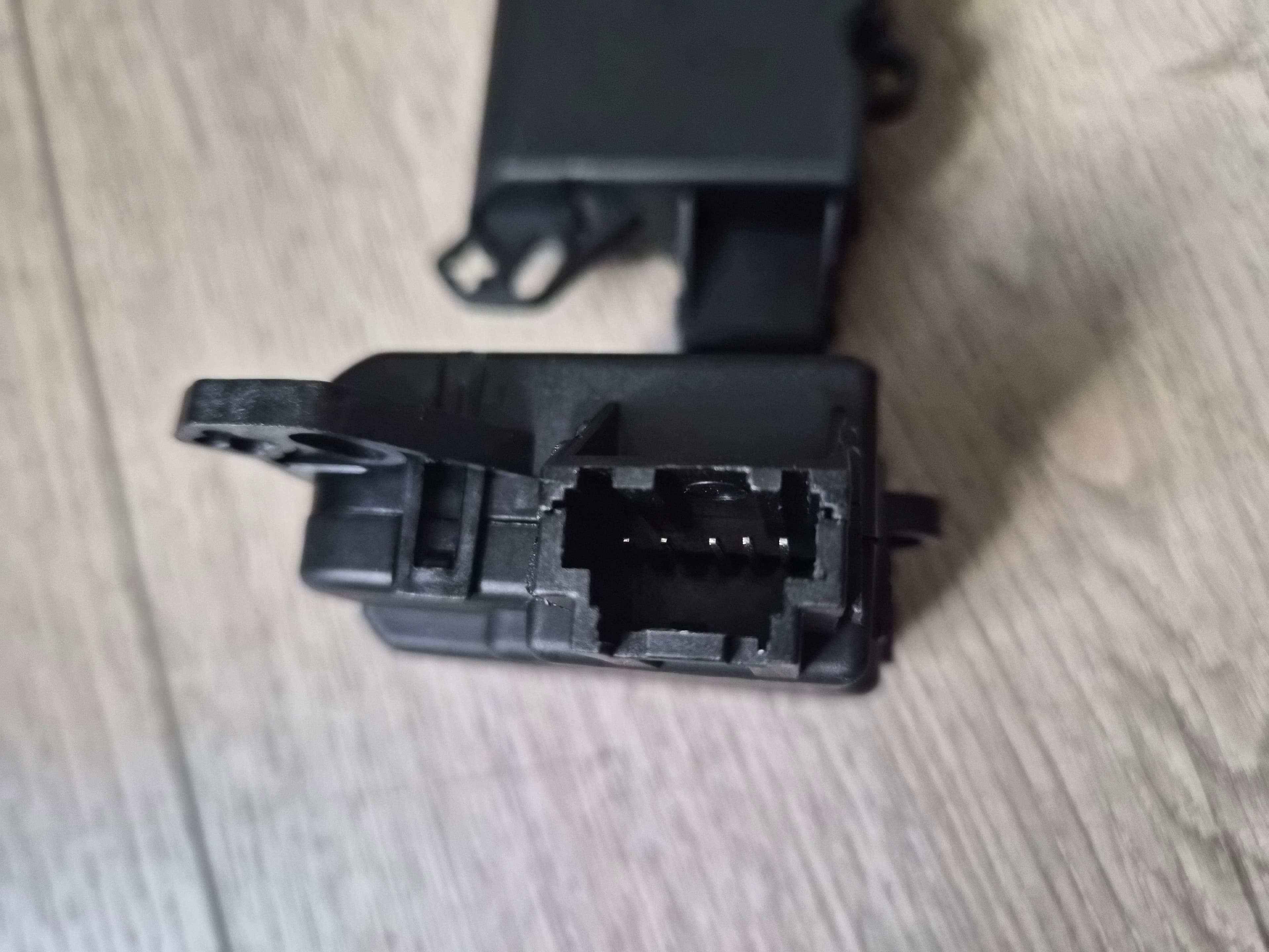 HVAC Blend Door Actuator for F-150 Expedition, Flex & Lincoln Navigator 2PC - Thumbnail 2