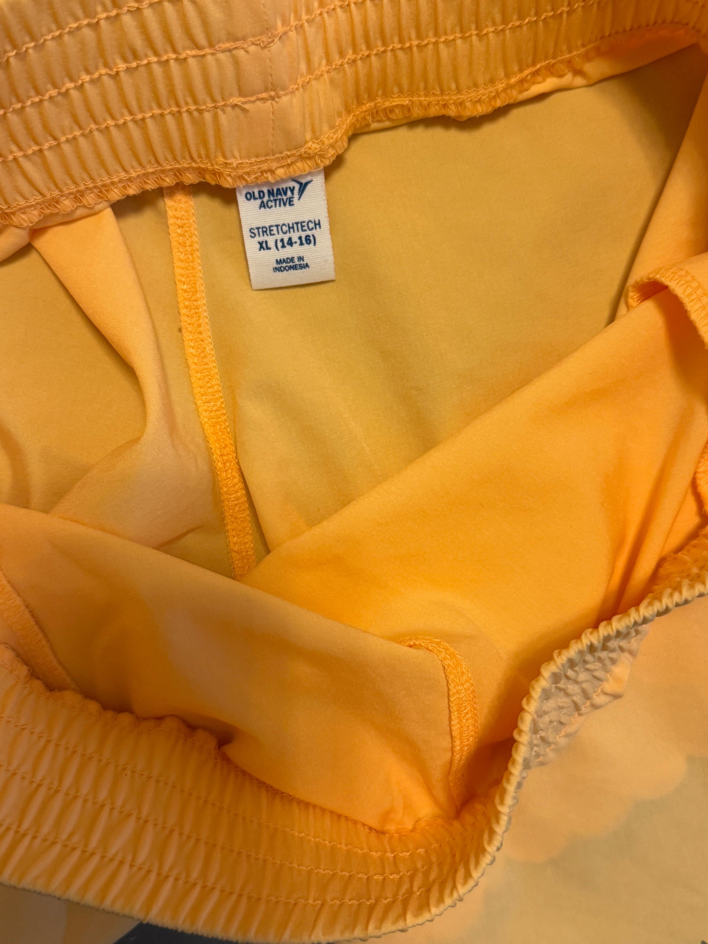 Old Navy Active StretchTech XL Yellow Shorts - Thumbnail 4