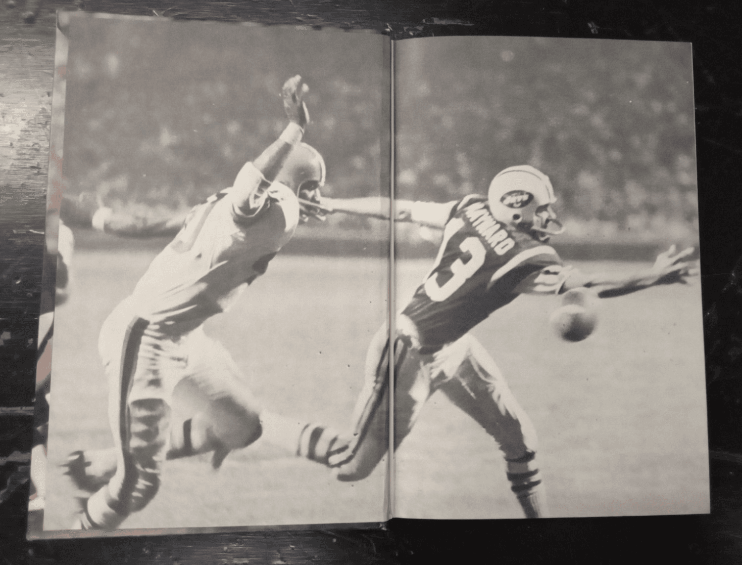 Star Pass Receivers of the NFL (hardback) by John Devaney Random House 1972 - Thumbnail 3