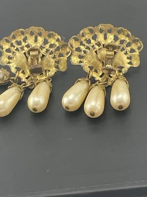 Miriam Haskell Pearl Earrings VTG Clip Russian Gold Tone Dangle Drop Clip Screw - Thumbnail 11