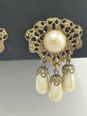Miriam Haskell Pearl Earrings VTG Clip Russian Gold Tone Dangle Drop Clip Screw - Thumbnail 4