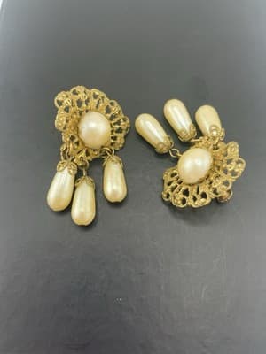 Miriam Haskell Pearl Earrings VTG Clip Russian Gold Tone Dangle Drop Clip Screw - Thumbnail 3