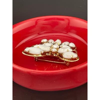 Juliana DeLizza & Elster White Milk Glass Butterfly Brooch Gold Tone Pin D&E - Thumbnail 3