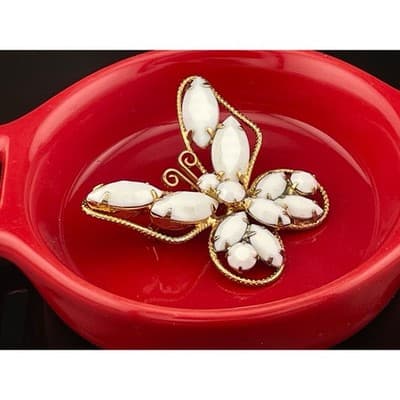 Juliana DeLizza & Elster White Milk Glass Butterfly Brooch Gold Tone Pin D&E - Thumbnail 2