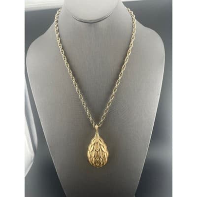 Vintage Crown Trifari Gold Tone Pendant Necklace Leaf Drop Statement 24" - Thumbnail 2