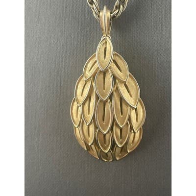 Vintage Crown Trifari Gold Tone Pendant Necklace Leaf Drop Statement 24" - Thumbnail 4