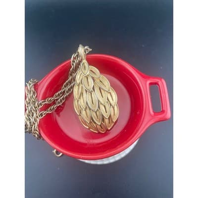 Vintage Crown Trifari Gold Tone Pendant Necklace Leaf Drop Statement 24" - Thumbnail 6