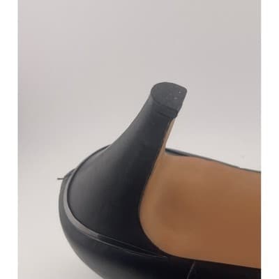 Vince Camuto Vyammi V-cut black leather ankle booties size 8 heeled boots - Thumbnail 15