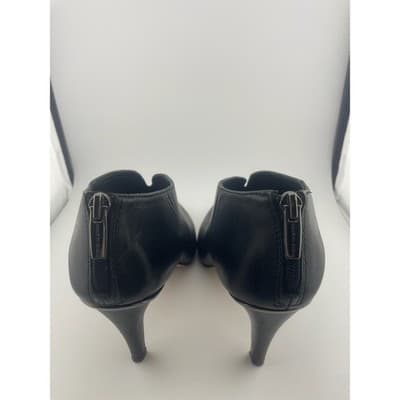 Vince Camuto Vyammi V-cut black leather ankle booties size 8 heeled boots - Thumbnail 9