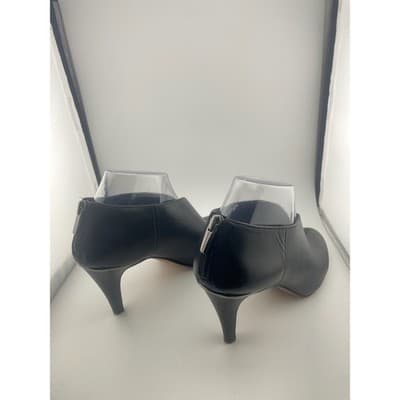 Vince Camuto Vyammi V-cut black leather ankle booties size 8 heeled boots - Thumbnail 6