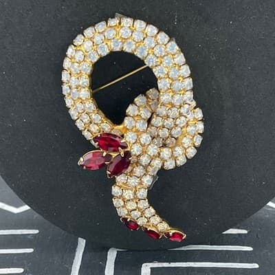 Vintage Opalescent Rhinestone Demi Parure Brooch & Clip Earrings Set Ruby Red - Thumbnail 2