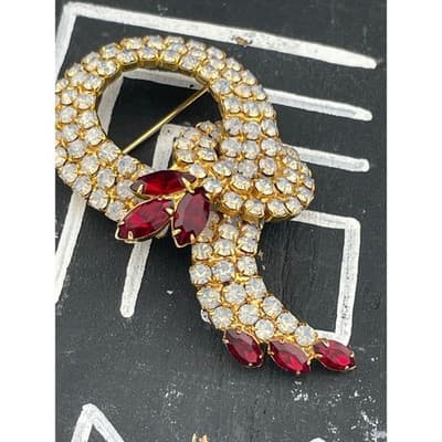 Vintage Opalescent Rhinestone Demi Parure Brooch & Clip Earrings Set Ruby Red - Thumbnail 7