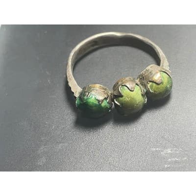 Vintage Silver Green Waxy Cabochon Ring Organic Modernist 3 Stone Band Size 8 - Thumbnail 3