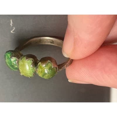 Vintage Silver Green Waxy Cabochon Ring Organic Modernist 3 Stone Band Size 8 - Thumbnail 2
