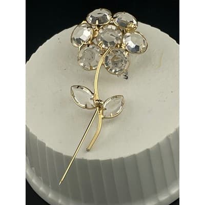 Vintage 1950s Clear Rhinestone Flower Brooch Open Back Gold Tone floral pin - Thumbnail 12