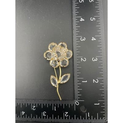 Vintage 1950s Clear Rhinestone Flower Brooch Open Back Gold Tone floral pin - Thumbnail 14