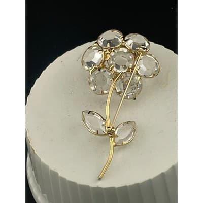Vintage 1950s Clear Rhinestone Flower Brooch Open Back Gold Tone floral pin - Thumbnail 11