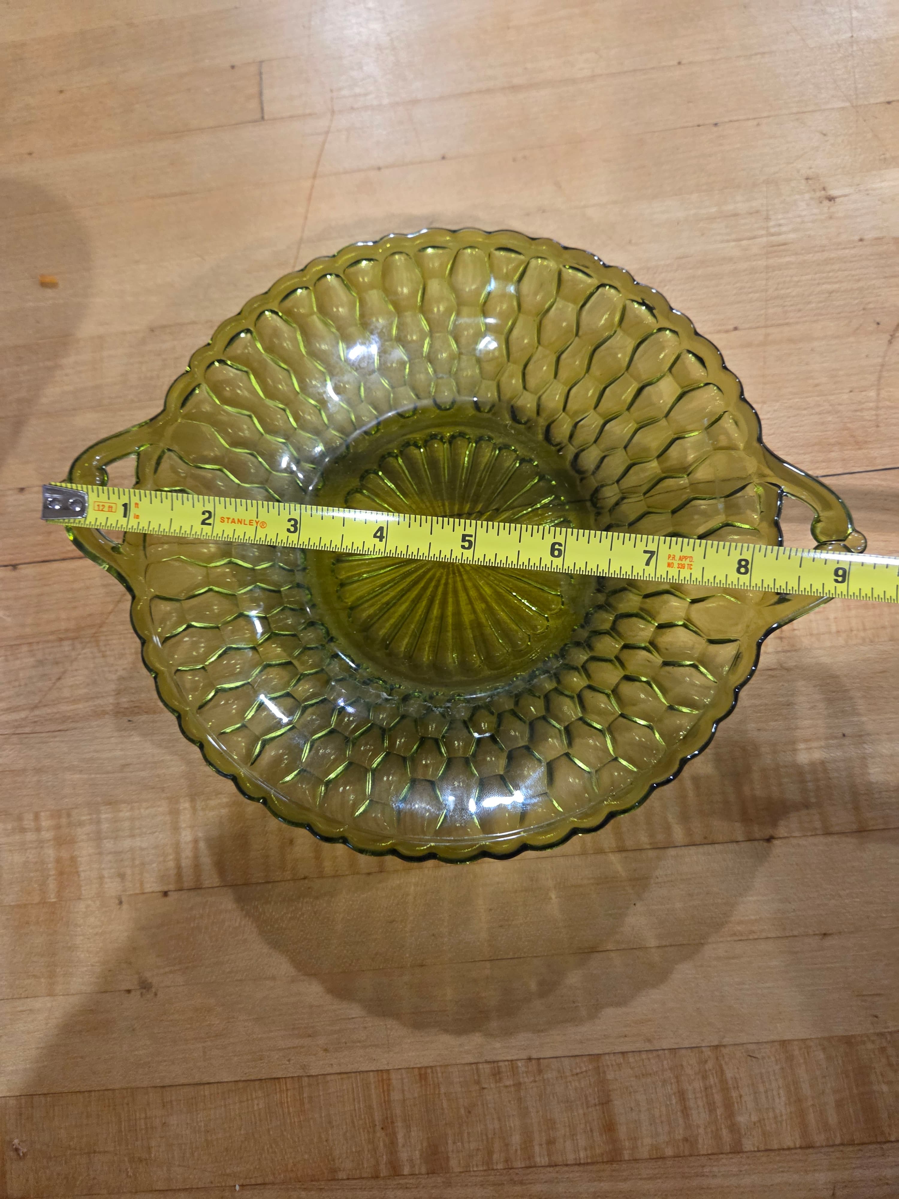 Vintage Indiana Glass Honeycomb Avocado Green Handled Bowl 9" - Thumbnail 4