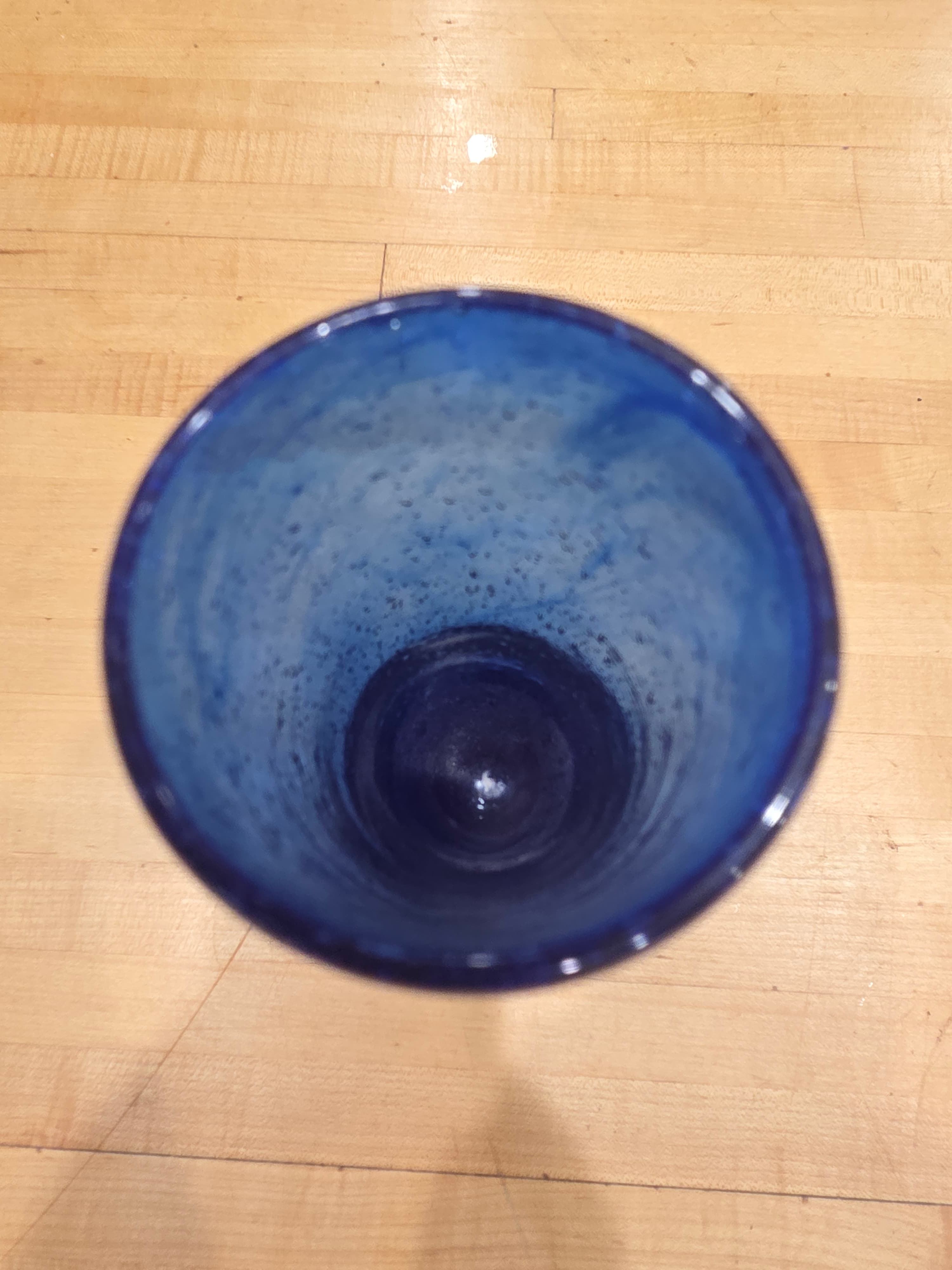 Vintage MCM Cobalt Blue Controlled Bubble Art Glass Footed Vase - Thumbnail 4
