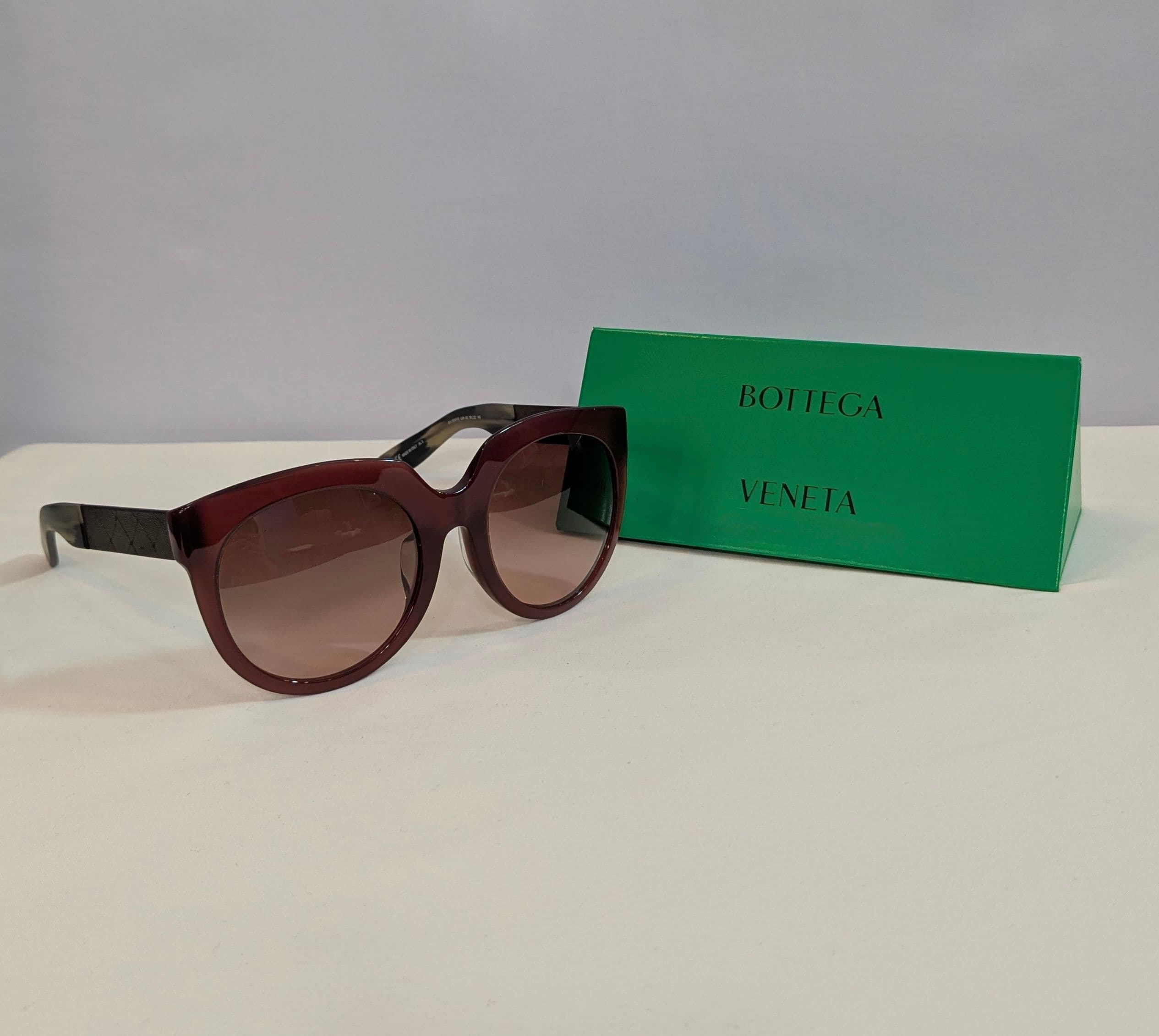 Bottega Veneta Burgundy Cat-Eye Butterfly Sunglasses with Brown Gradient Lenses and Intrecciato Temples