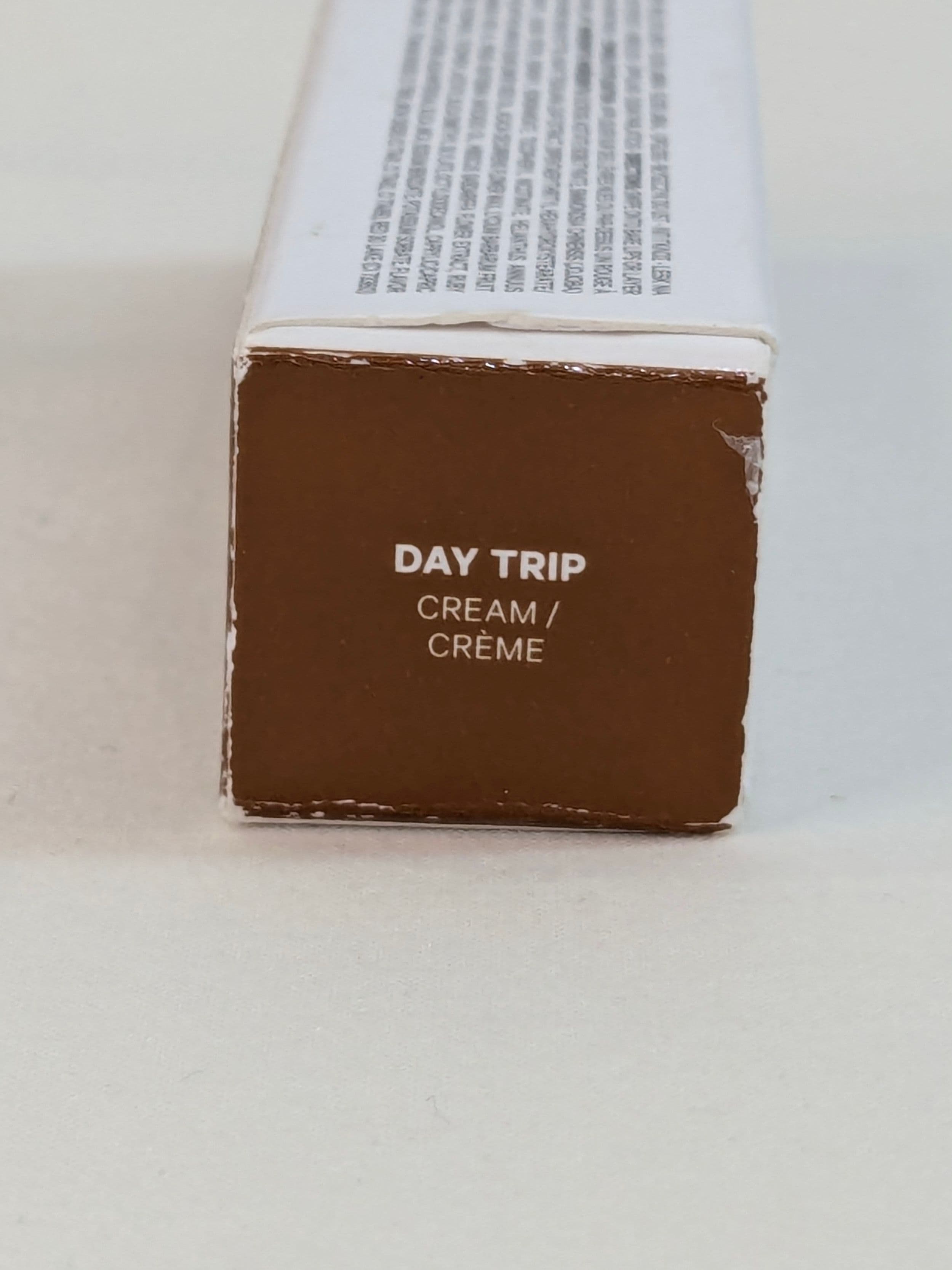 Milk Makeup Odyssey Lip Oil Gloss with Goji Berry Extract + Hyaluronic Shine — Day Trip - Thumbnail 4