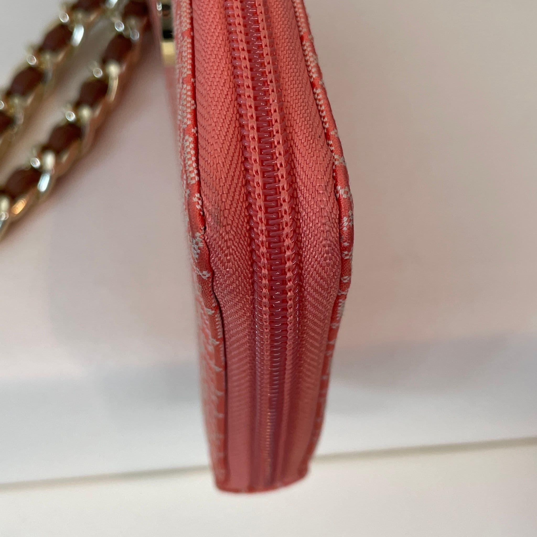 Tommy Hilfiger Coral Monogram Zip-Around Wristlet Wallet with Chain Strap - Thumbnail 6