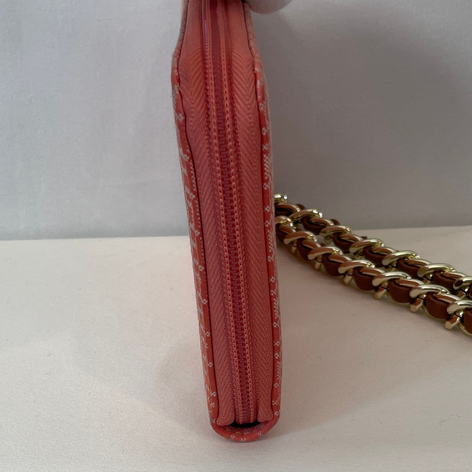 Tommy Hilfiger Coral Monogram Zip-Around Wristlet Wallet with Chain Strap - Thumbnail 4