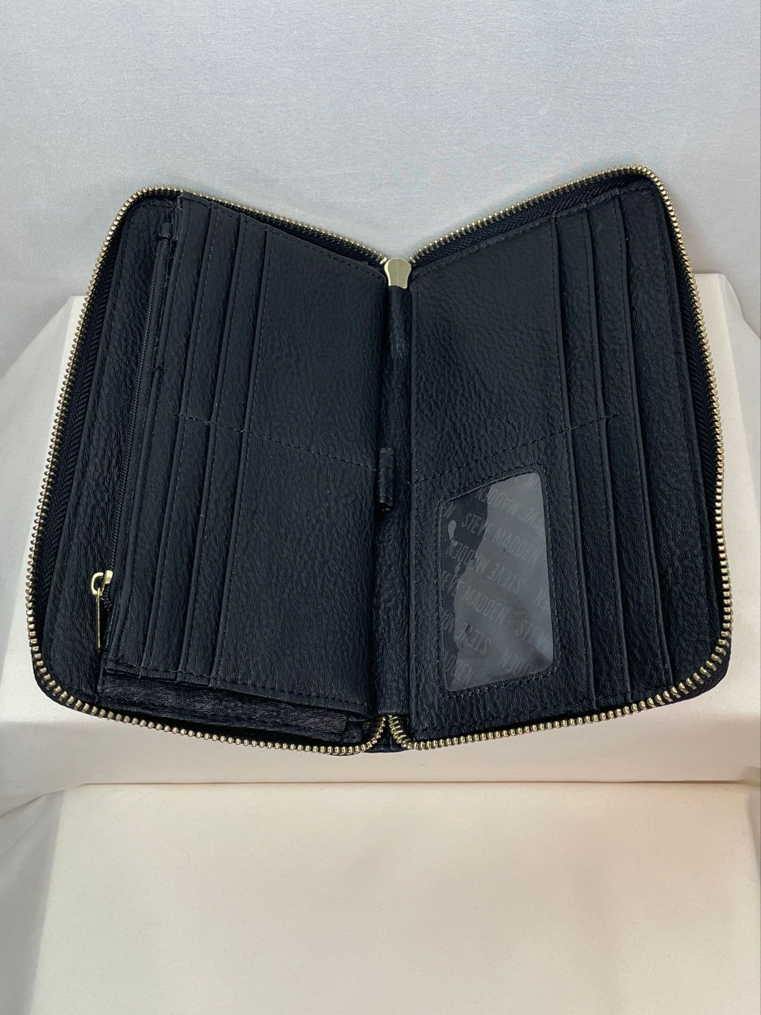 Steve Madden Black Wallet Wristlet With Gold Hardware - Thumbnail 5