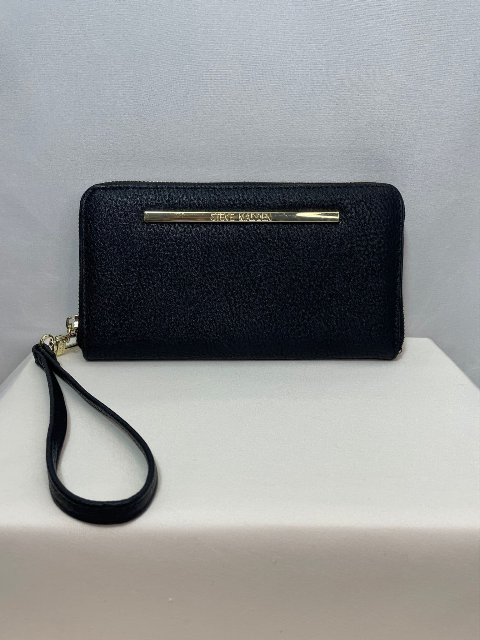 Steve Madden Black Wallet Wristlet With Gold Hardware