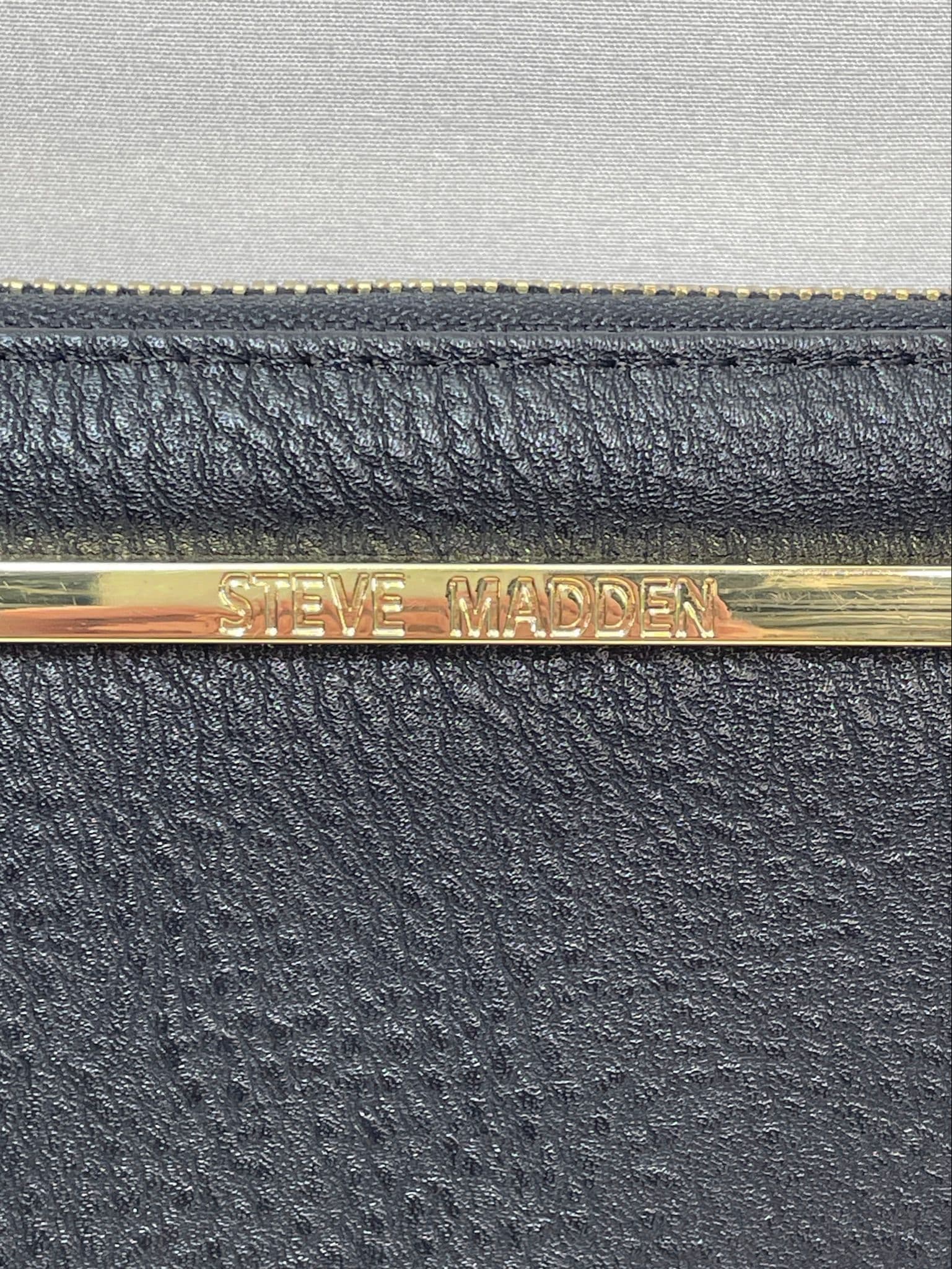 Steve Madden Black Wallet Wristlet With Gold Hardware - Thumbnail 2