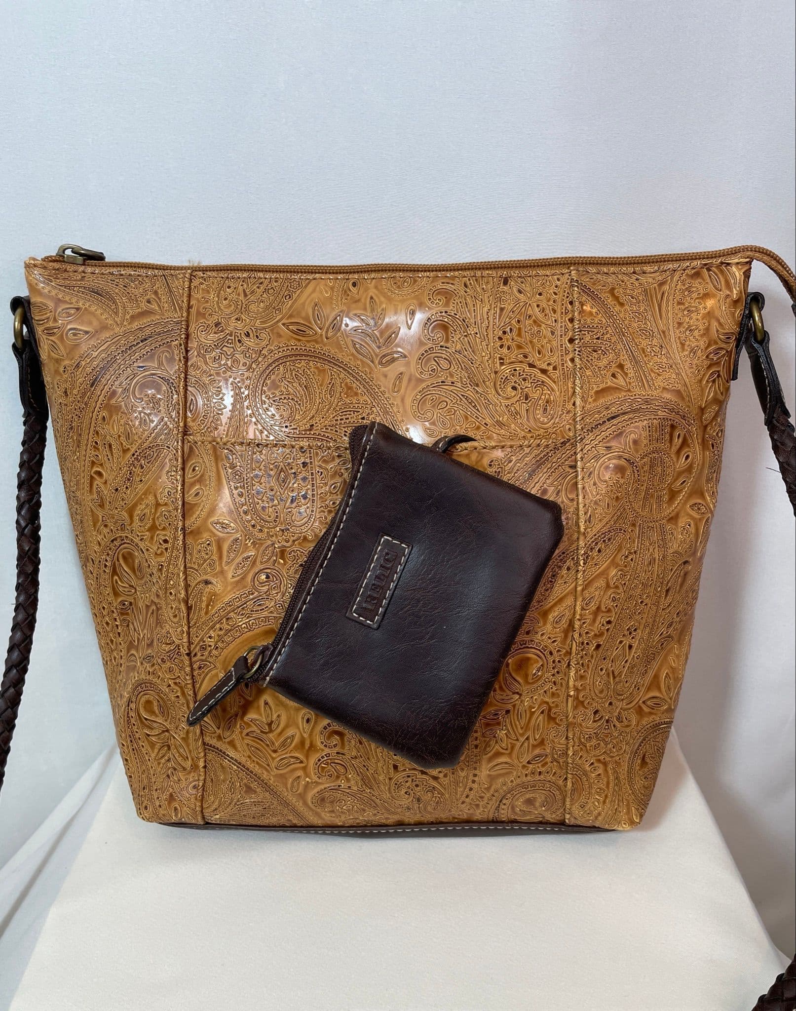 Relic Tooled Paisley Large Zip Tote / Crossbody Bag — Tan Embossed Detail - Thumbnail 2