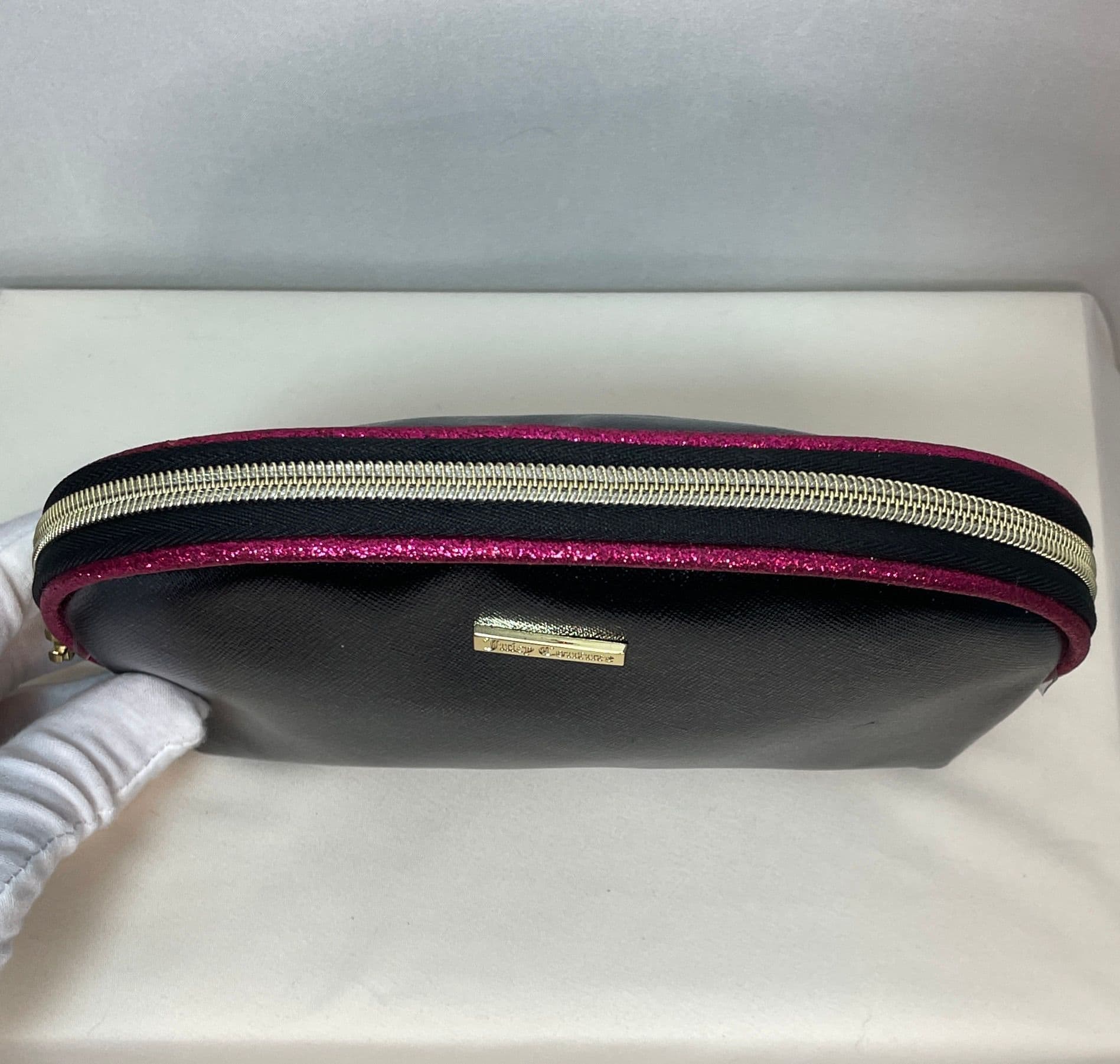 Juicy Couture Black Glossy Faux Leather Clutch / Cosmetics Pouch - Thumbnail 5
