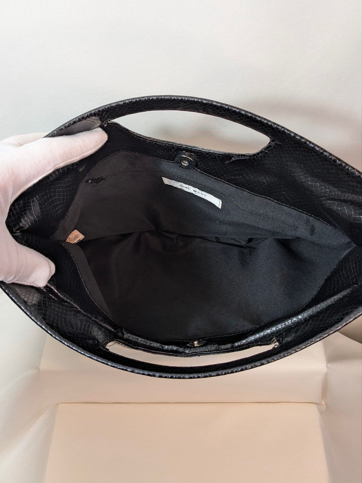 Nine West Black Faux Snakeskin Oversized Clutch w/Cutout Handle - Thumbnail 4