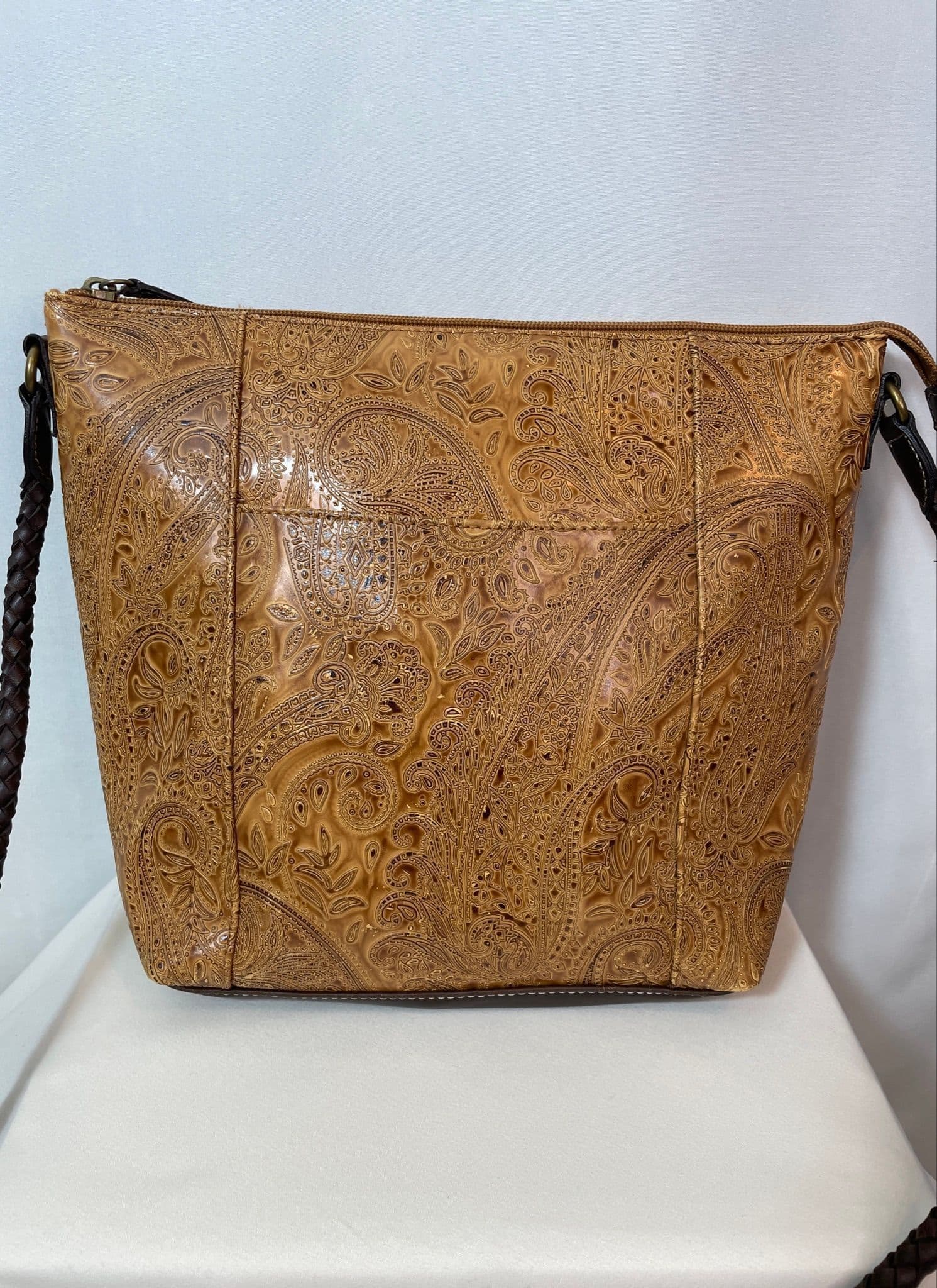 Relic Tooled Paisley Large Zip Tote / Crossbody Bag — Tan Embossed Detail