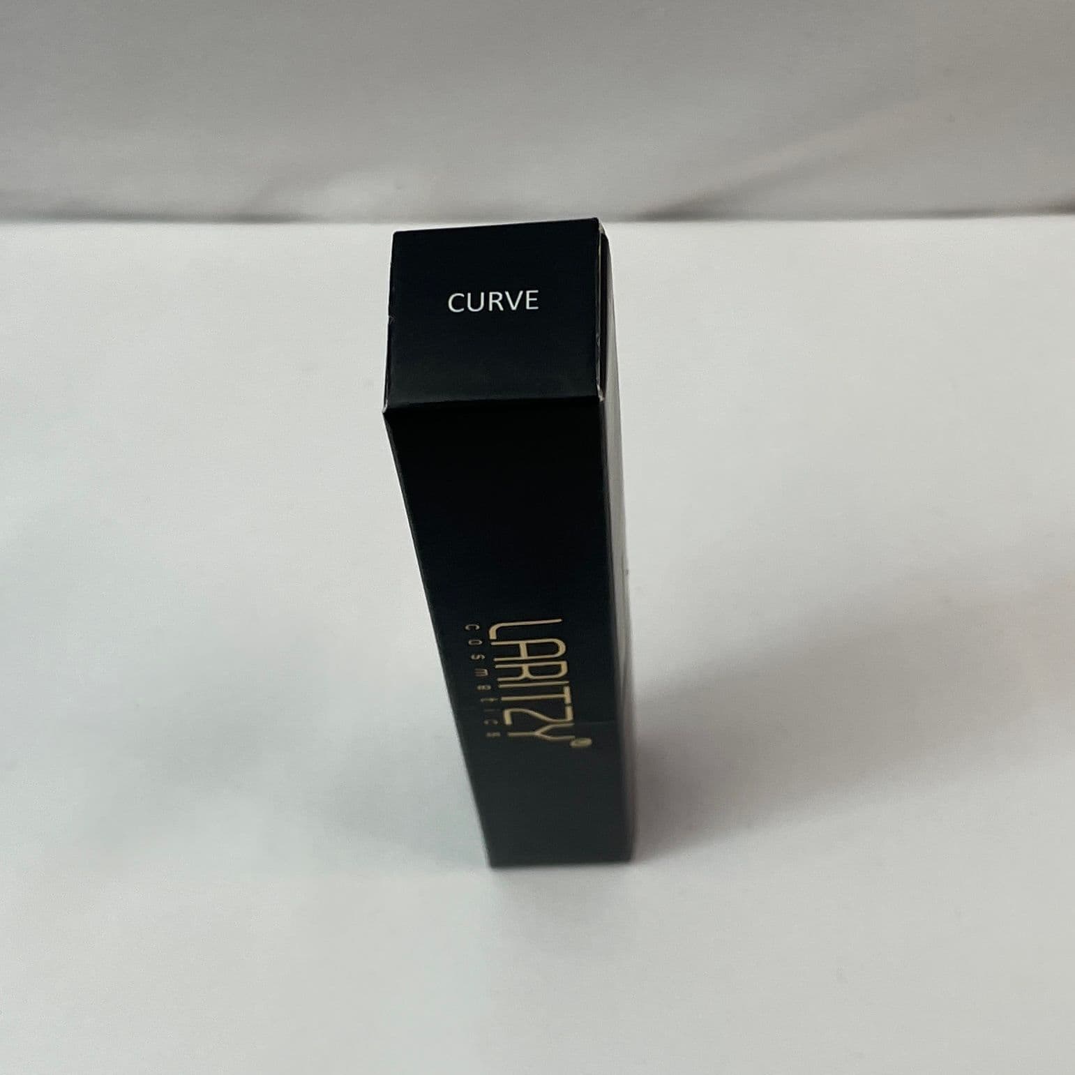 Laritzy Lip Gloss with Shea Butter & Vitamin E — Curve (Light Mauve) - Thumbnail 3