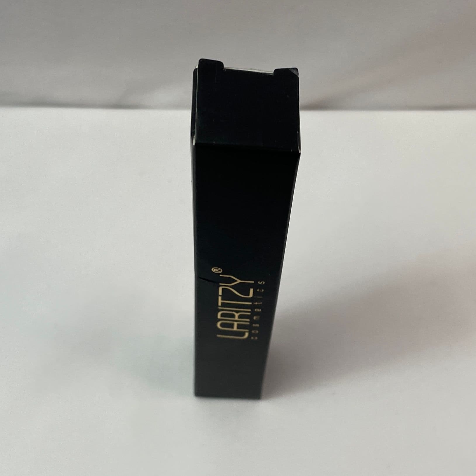 Laritzy Lip Gloss with Shea Butter & Vitamin E — Curve (Light Mauve) - Thumbnail 7
