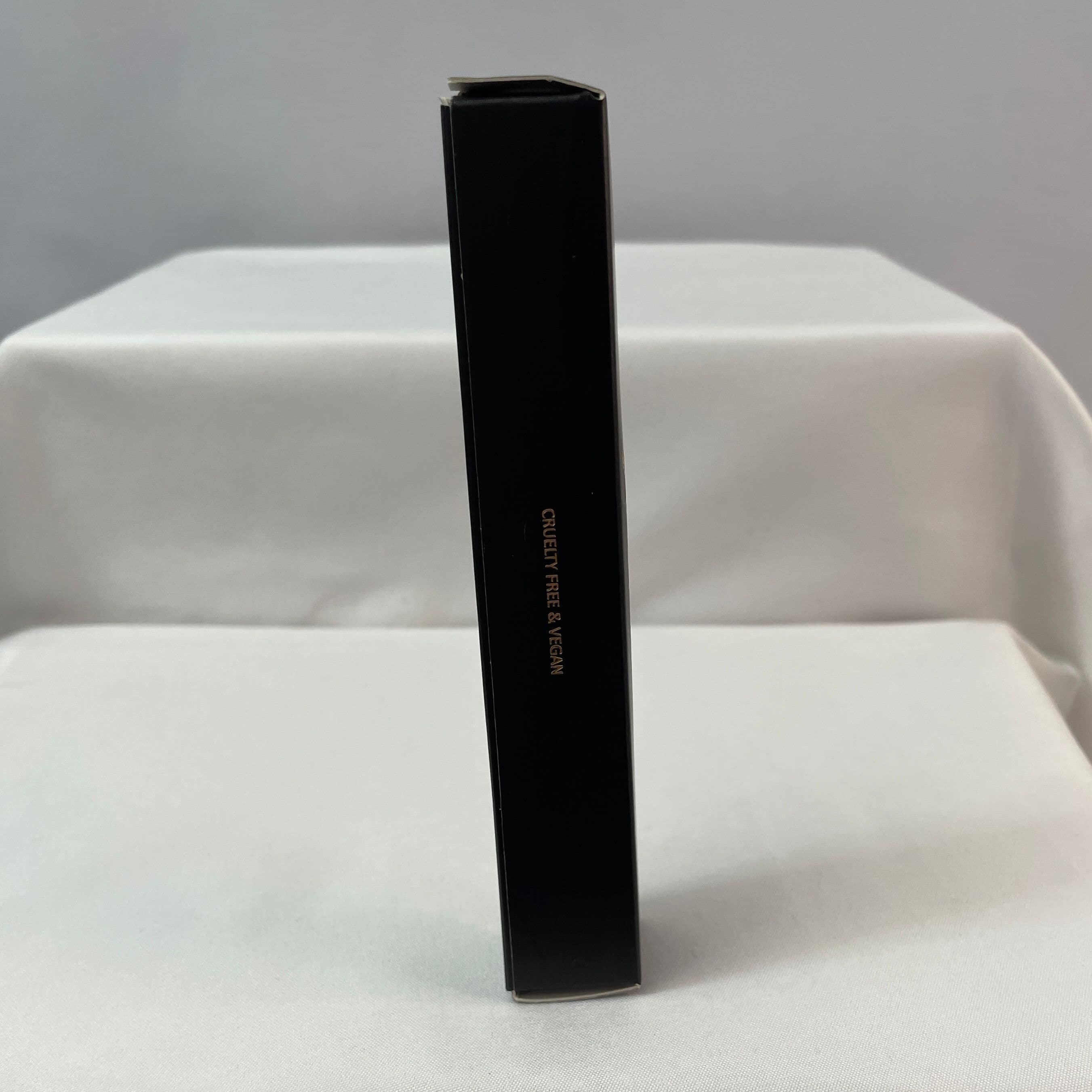 Laritzy Lip Gloss with Shea Butter & Vitamin E — Curve (Light Mauve) - Thumbnail 5