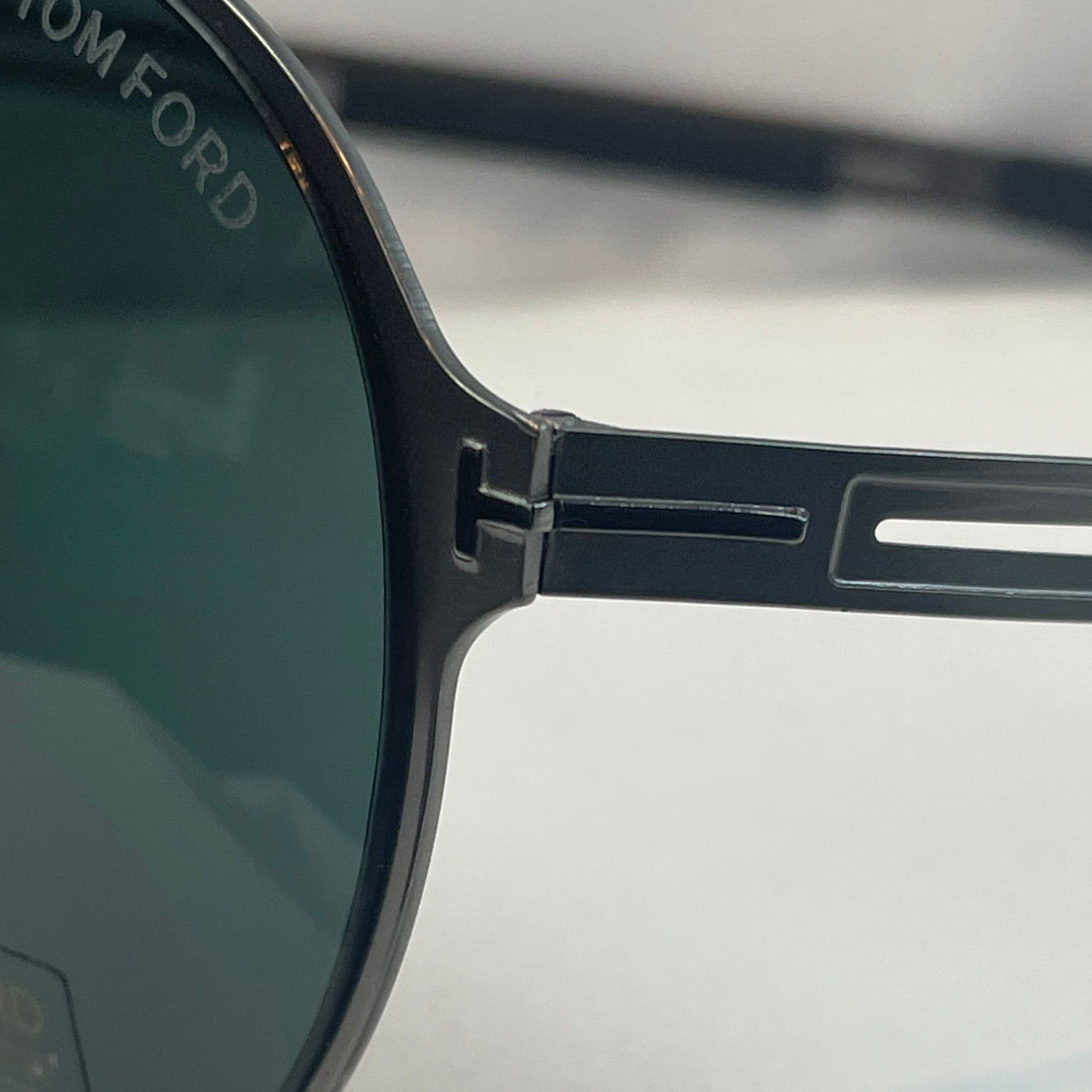Tom Ford Shiny Ruthenium Pilot Sunglasses with Smoke Green Lenses and Signature X-Bridge Detail - Thumbnail 3