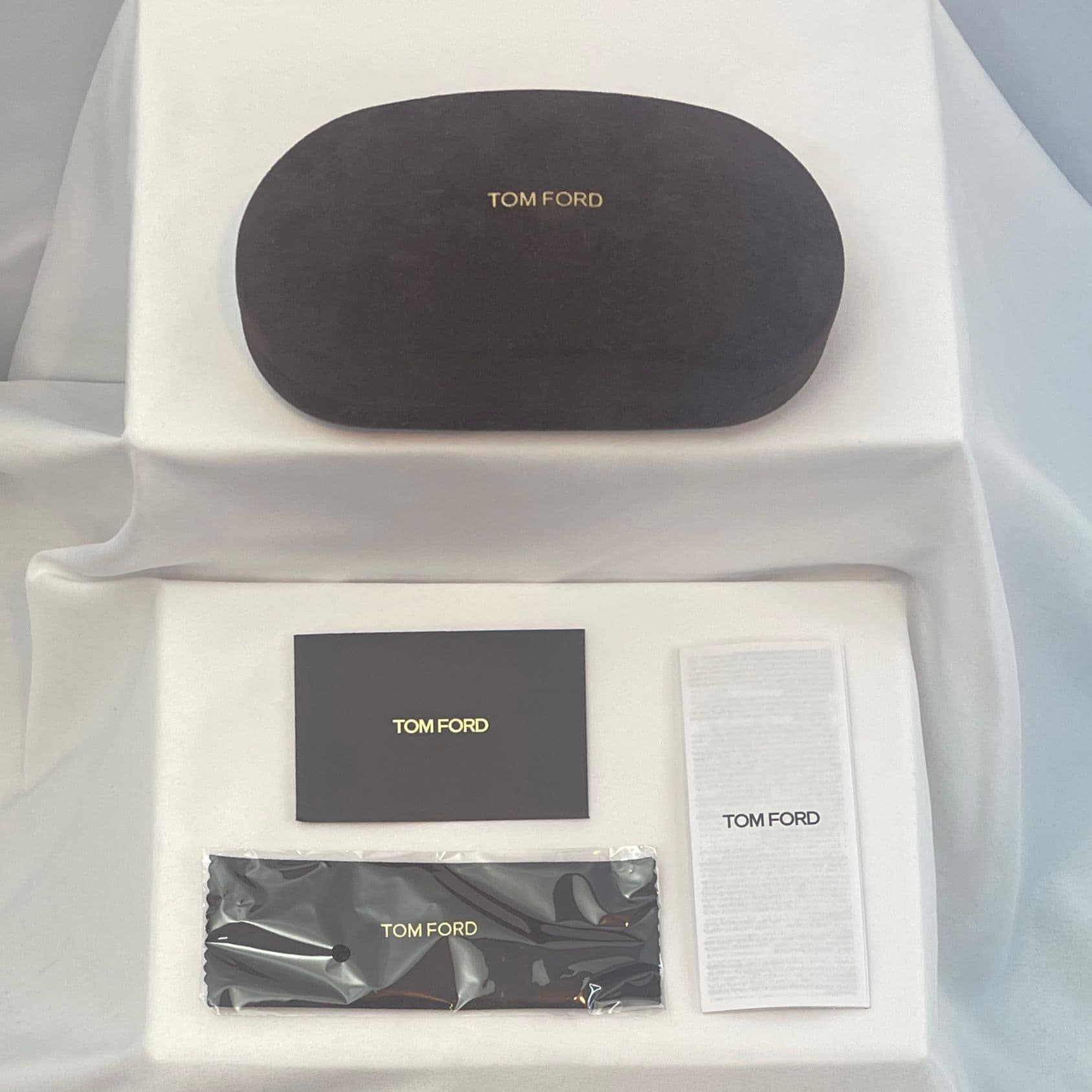 Tom Ford Shiny Ruthenium Pilot Sunglasses with Smoke Green Lenses and Signature X-Bridge Detail - Thumbnail 8