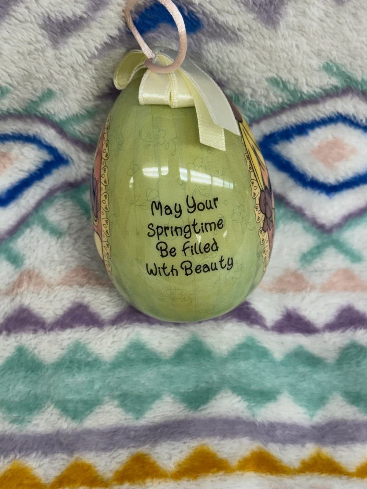 Vintage 1997 Precious Moments "He Loves Me" Spring Egg Ornament - Thumbnail 2