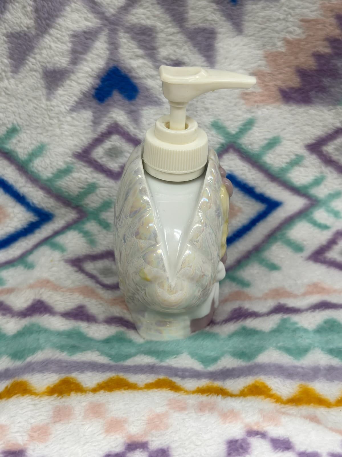 Precious Moments Shell-Shaped Decorative Soap Dispenser - Thumbnail 2