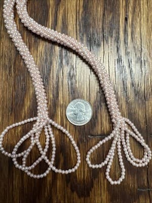 VTG Pink faux pearl seed bead 50” Popcorn twist rope necklace/belt With tassels - Thumbnail 4