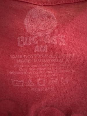 Buc-ee's TN Red Graphic T-Shirt Adult Med Guitar Beaver Tee - Thumbnail 2
