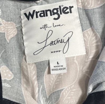 Wrangler X Lainey Wilson Shirt Women's L Black Floral Pearl Snap Western DAMAGED - Thumbnail 2