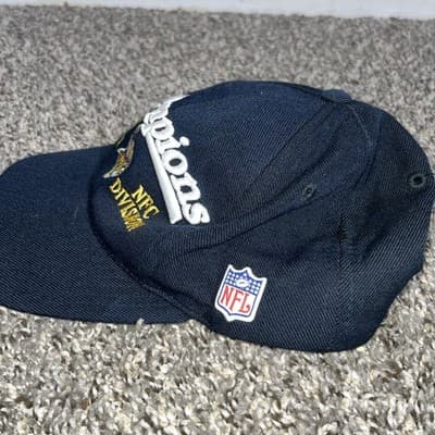 Vintage Minnesota Vikings Hat Snap Back Black NFC Central Division Champions - Thumbnail 2
