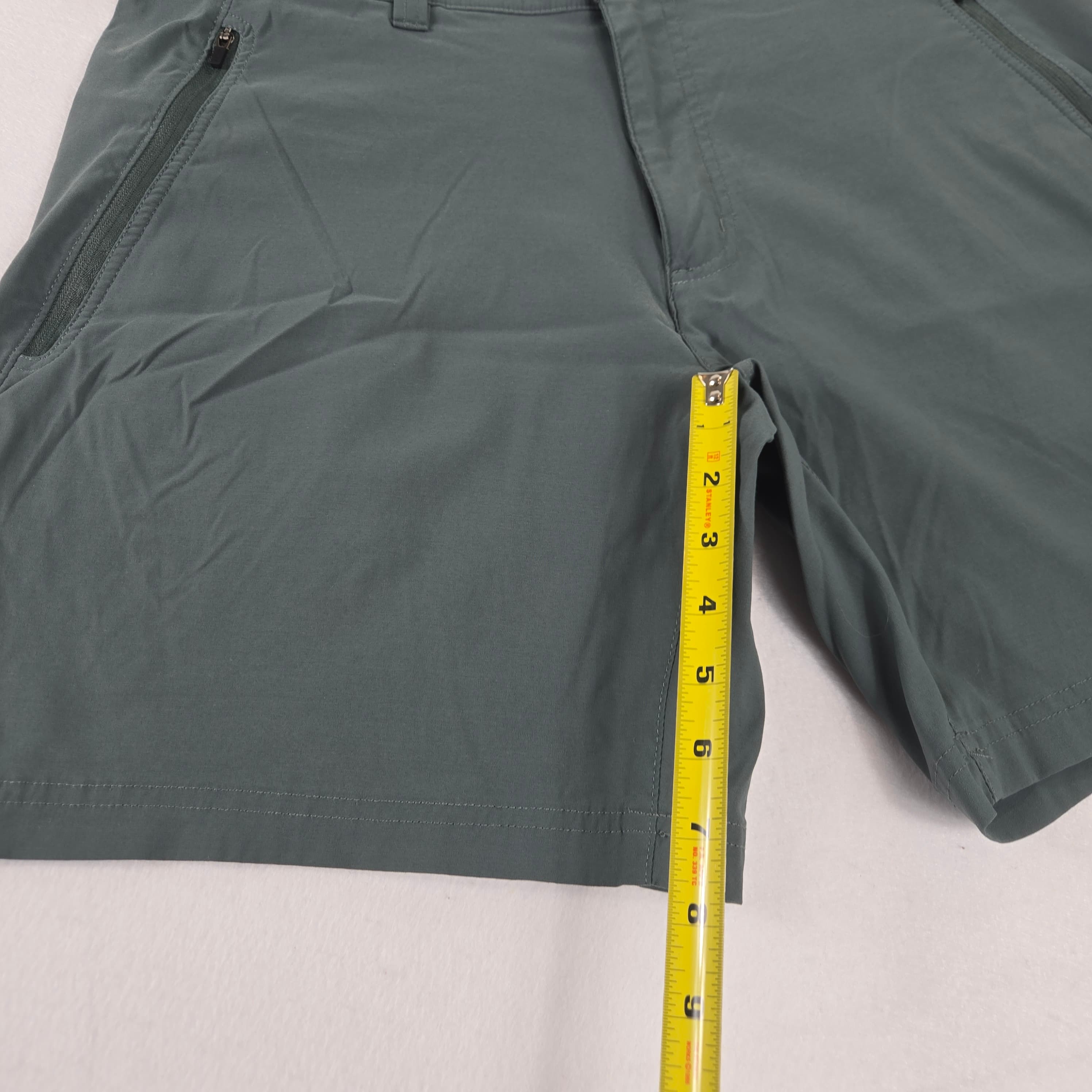 Eddie Bauer Men's Green Shorts with Zipper Pockets - Thumbnail 2