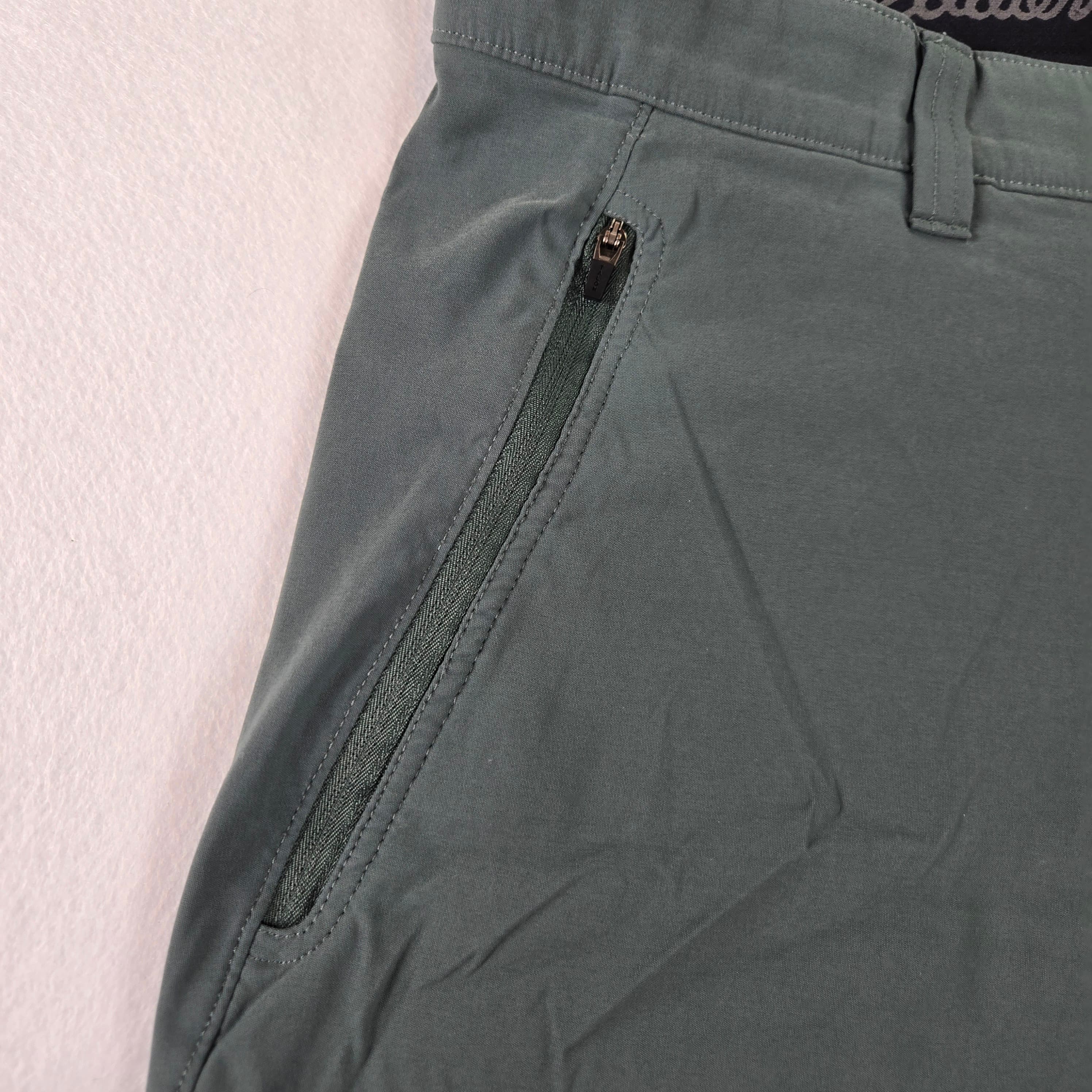 Eddie Bauer Men's Green Shorts with Zipper Pockets - Thumbnail 8