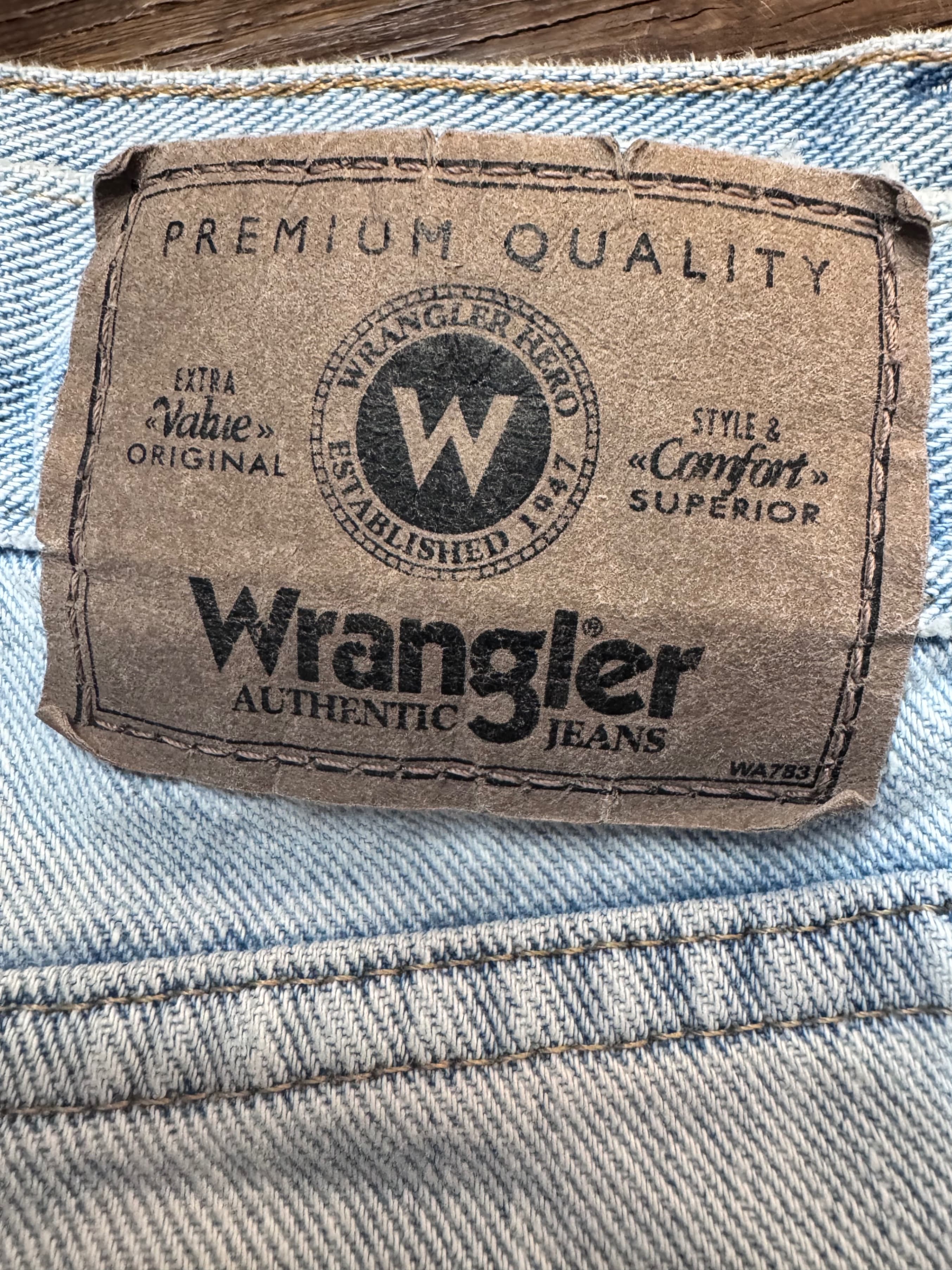 Wrangler Relaxed Fit Denim Shorts Size 36 - Thumbnail 11