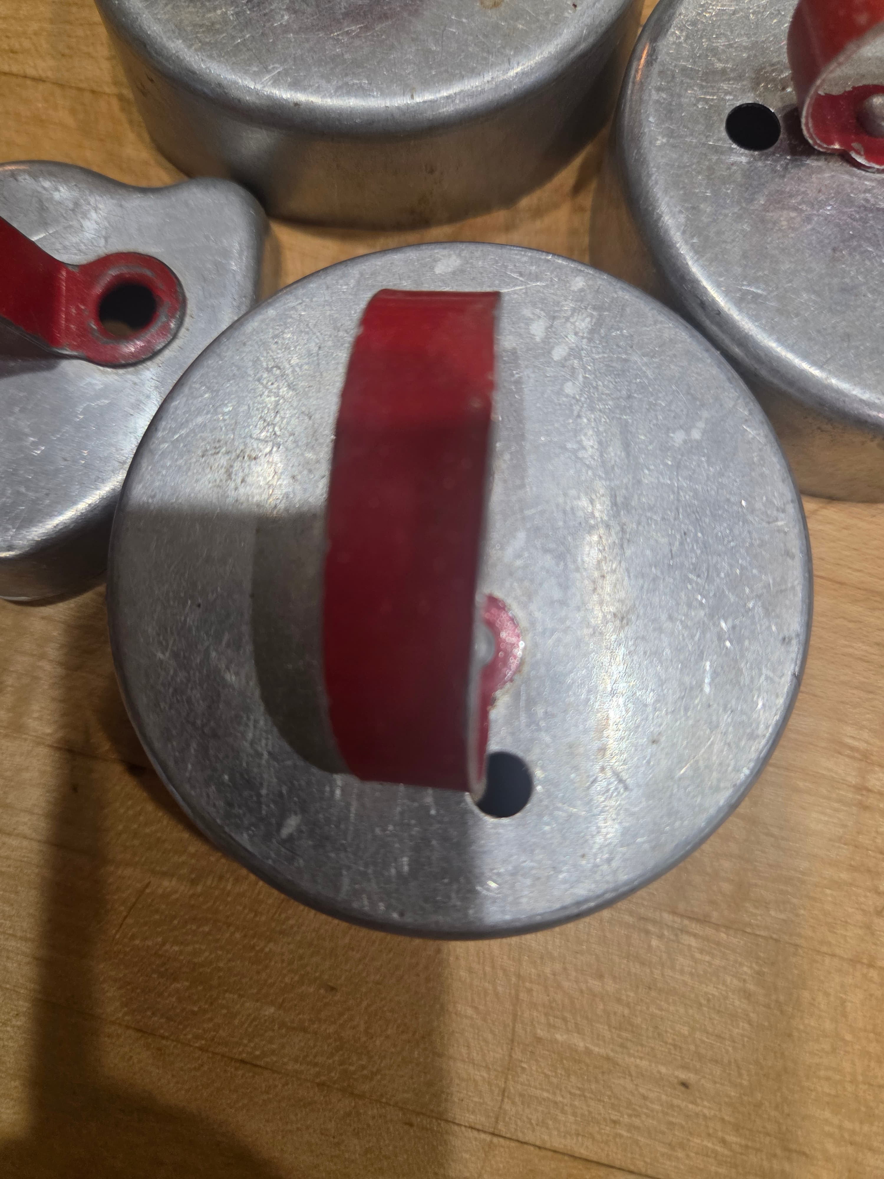 Lot of 5 Vintage Aluminum Cookie Cutters with Red Handles - Cat & Round Shapes - Thumbnail 5